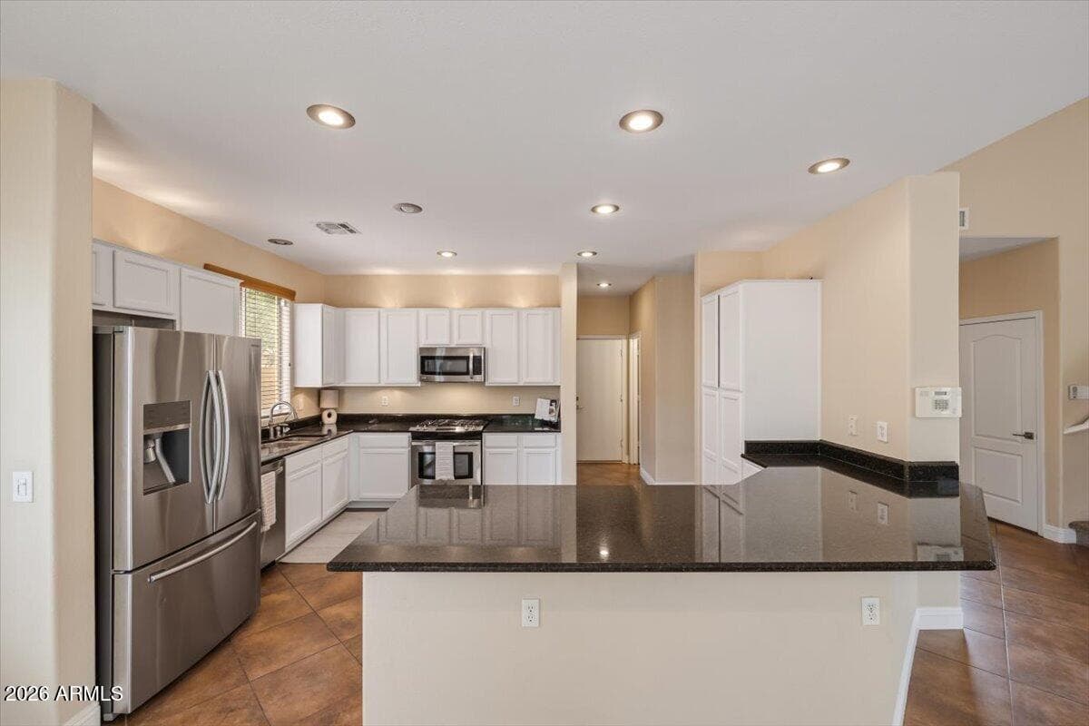 1137 S Hazel Street, Gilbert, AZ 85296 — photo 8 of 52