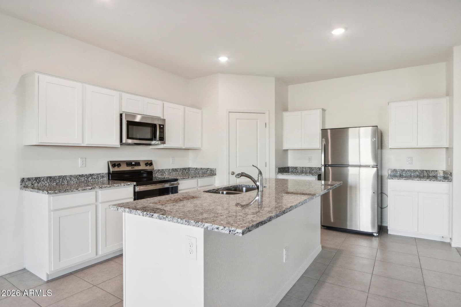 2052 E Driftwood Drive, San Tan Valley, AZ 85140 — photo 11 of 38
