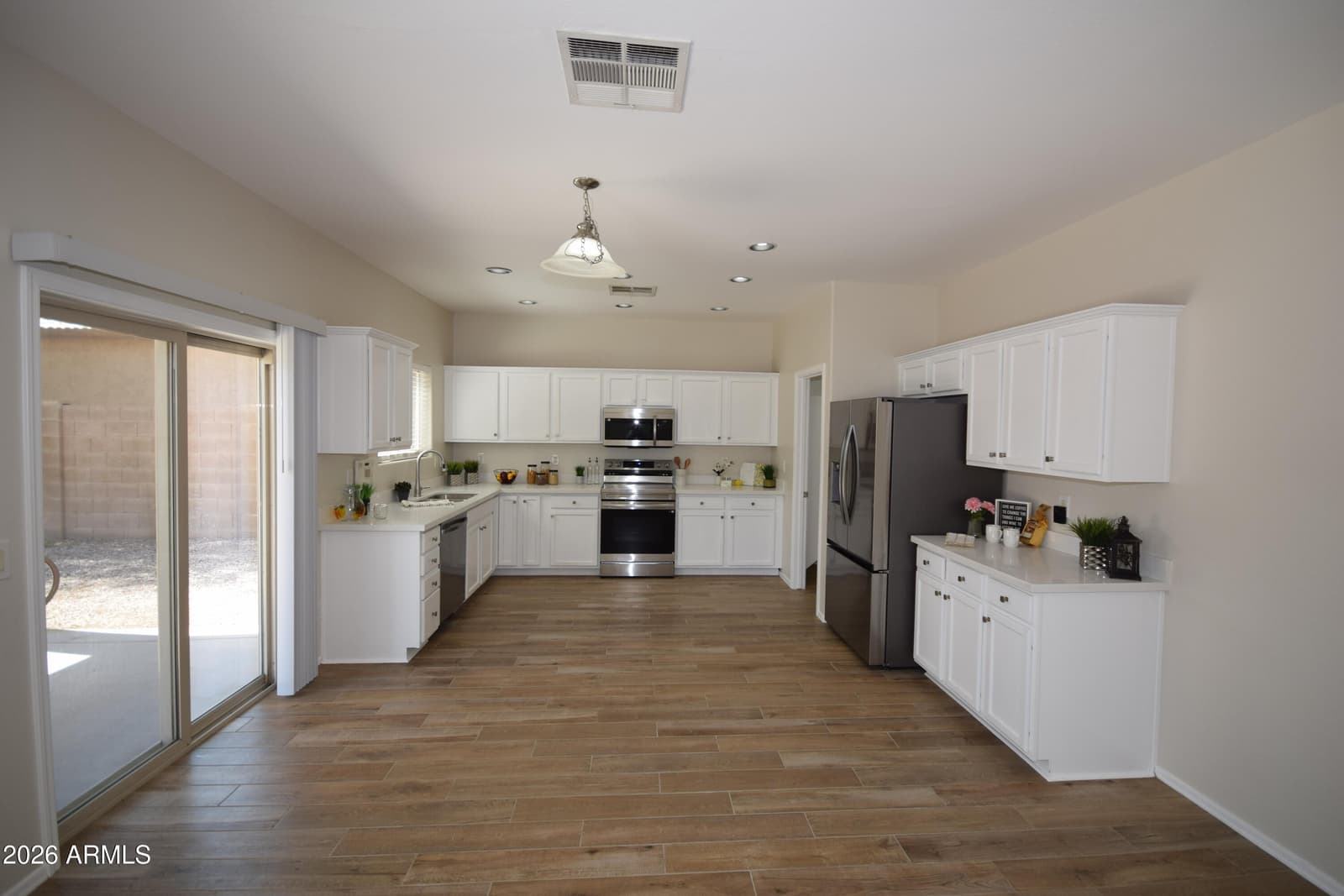 1079 E Country Crossing Way, San Tan Valley, AZ 85143 — photo 11 of 49