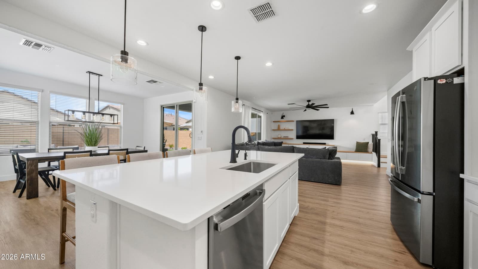 7516 W Odeum Lane, Phoenix, AZ 85043 — photo 9 of 56