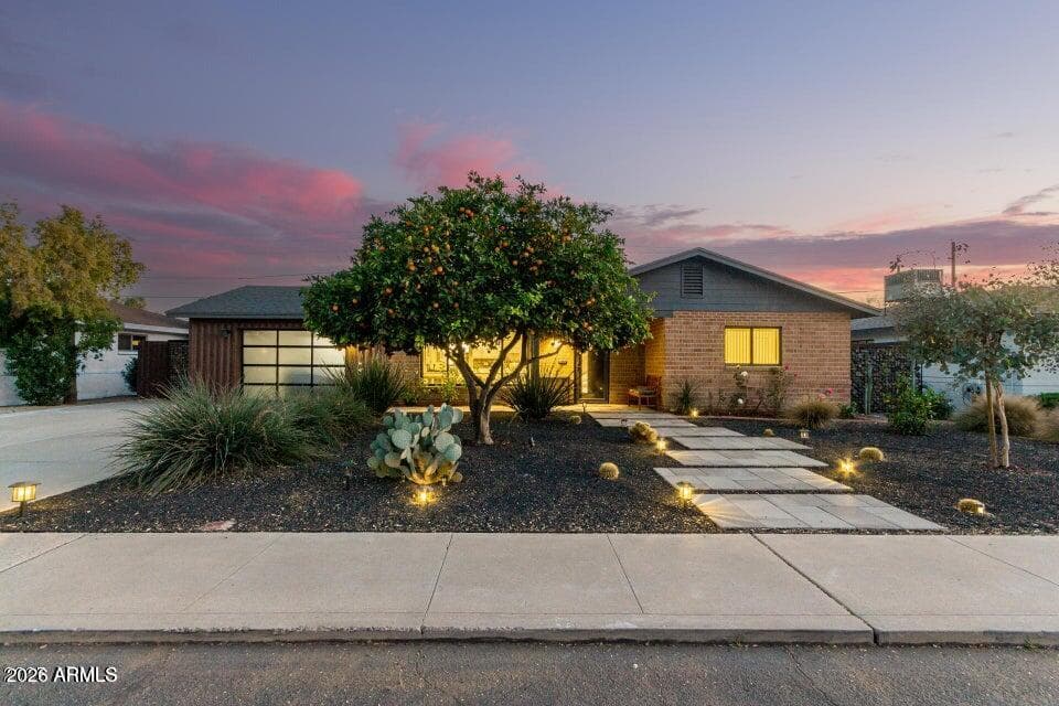 1837 E Minnezona Avenue, Phoenix, AZ 85016 — photo 2 of 69
