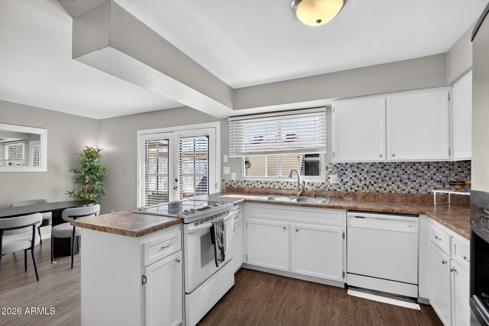6558 S Granada Drive, Tempe, AZ 85283 — photo 13 of 46