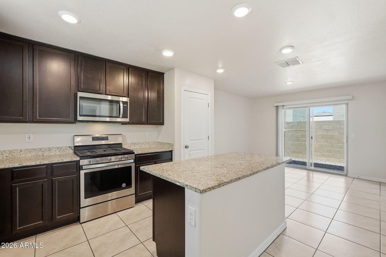 3923 S 82nd Drive, Phoenix, AZ 85043 — photo 10 of 38