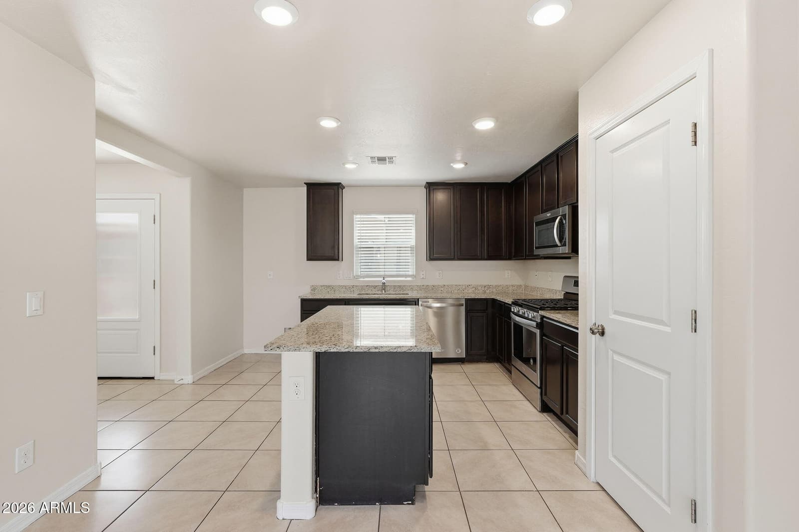 3923 S 82nd Drive, Phoenix, AZ 85043 — photo 13 of 38