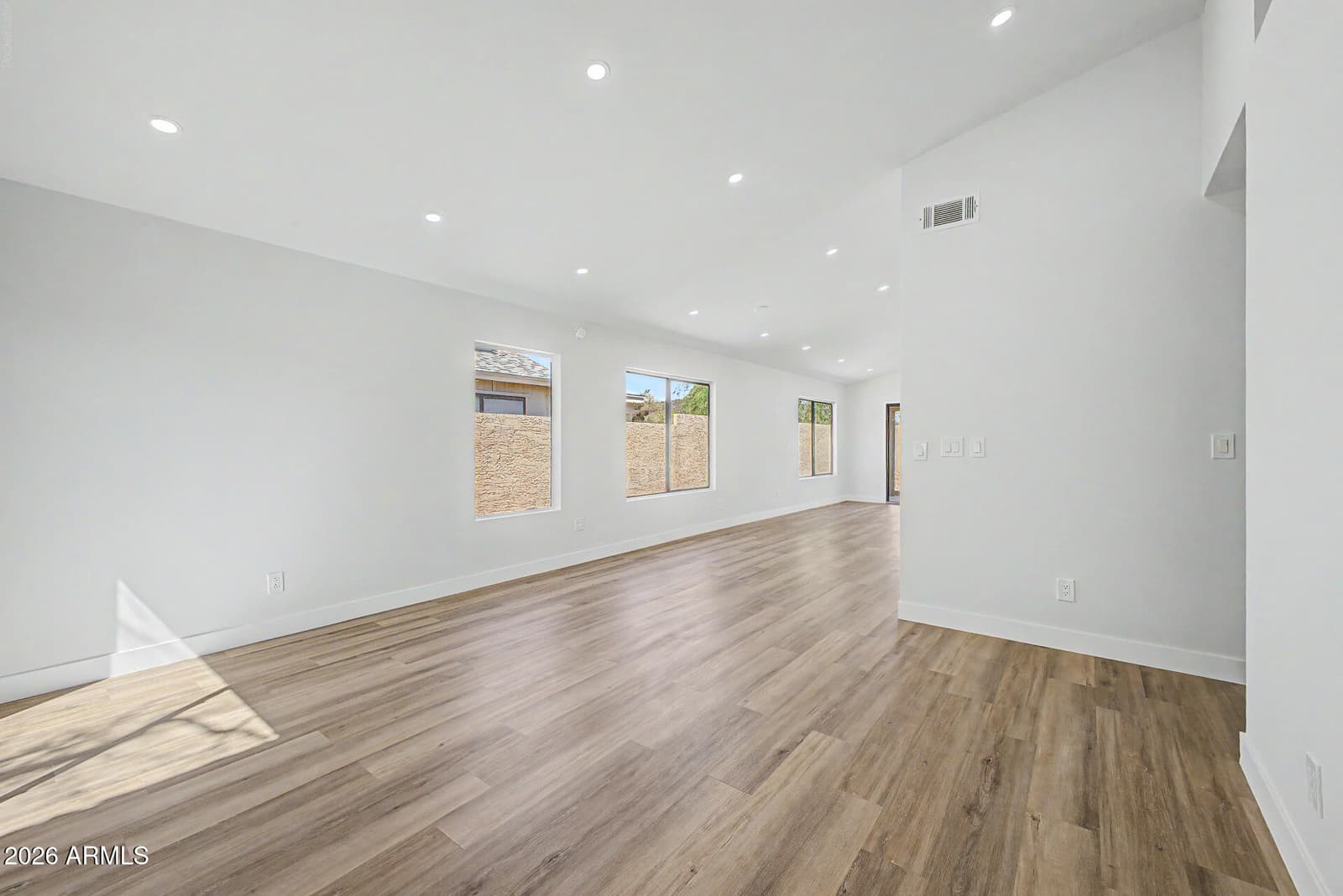 22221 N 31st Drive, Phoenix, AZ 85027 — photo 5 of 28