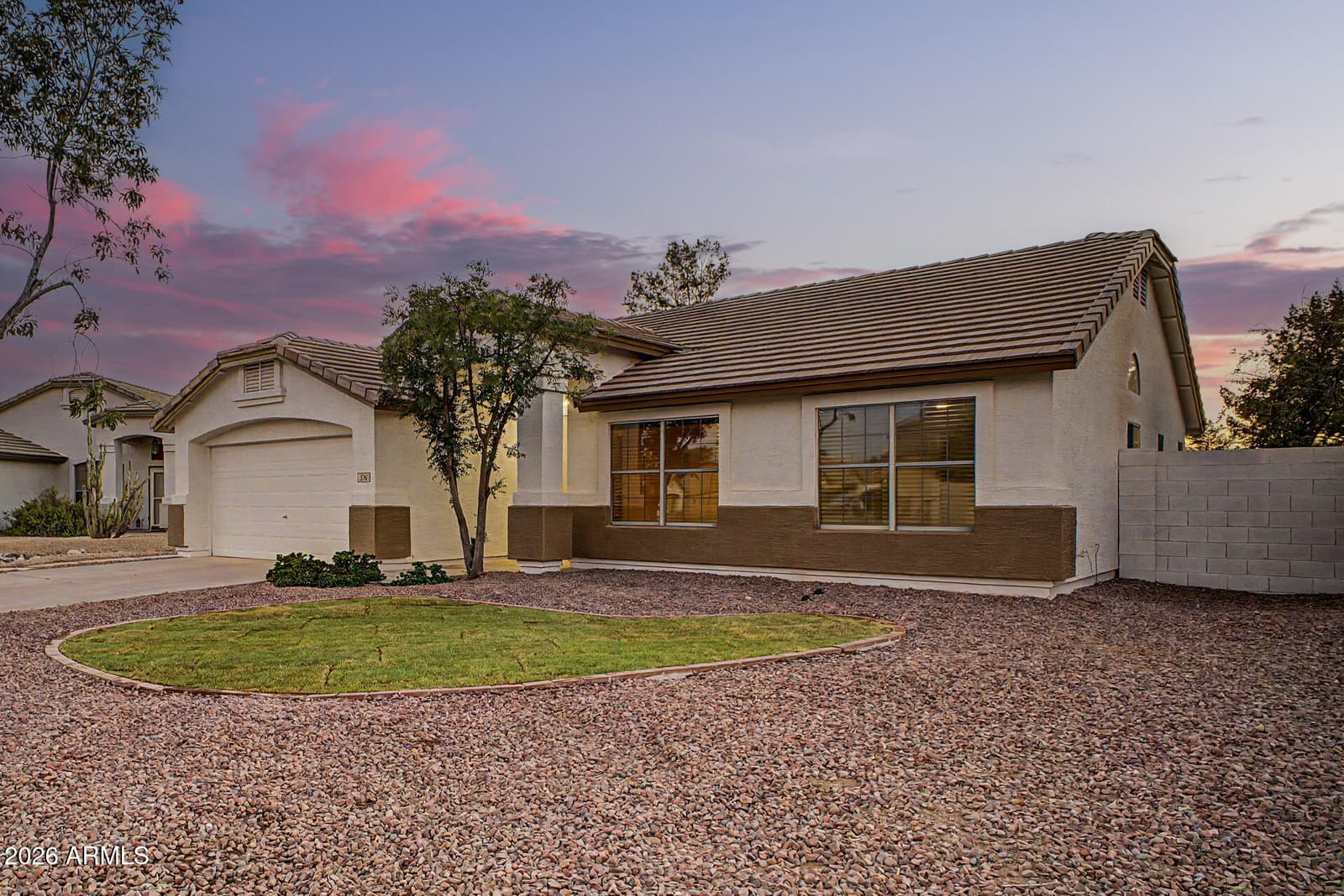 576 S Moorea Drive, Gilbert, AZ 85296 — photo 5 of 40