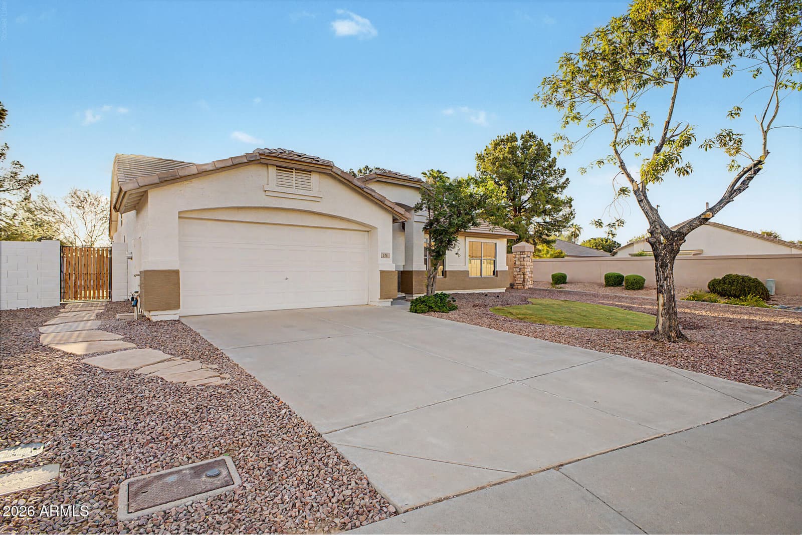 576 S Moorea Drive, Gilbert, AZ 85296 — photo 7 of 40