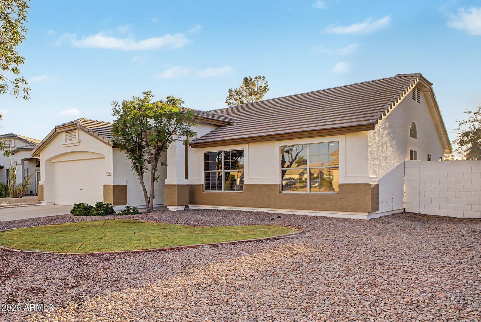 576 S Moorea Drive, Gilbert, AZ 85296 — photo 10 of 40