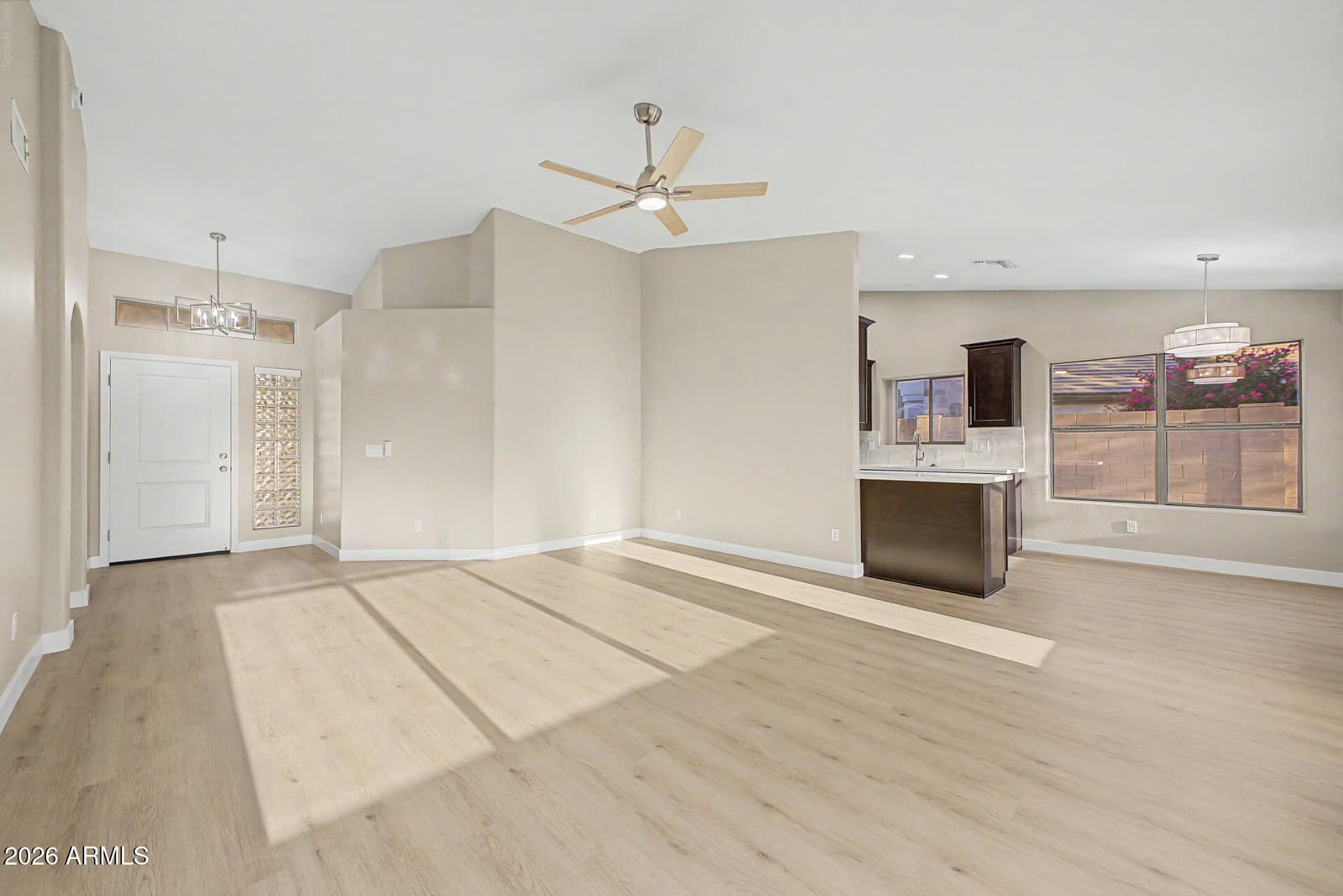 576 S Moorea Drive, Gilbert, AZ 85296 — photo 12 of 40