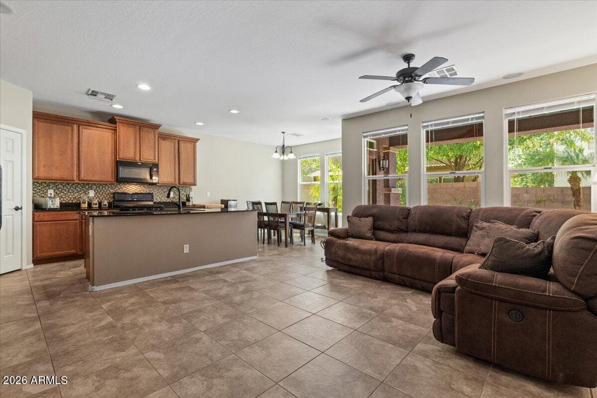 3451 E Amber Lane, Gilbert, AZ 85296 — photo 5 of 34