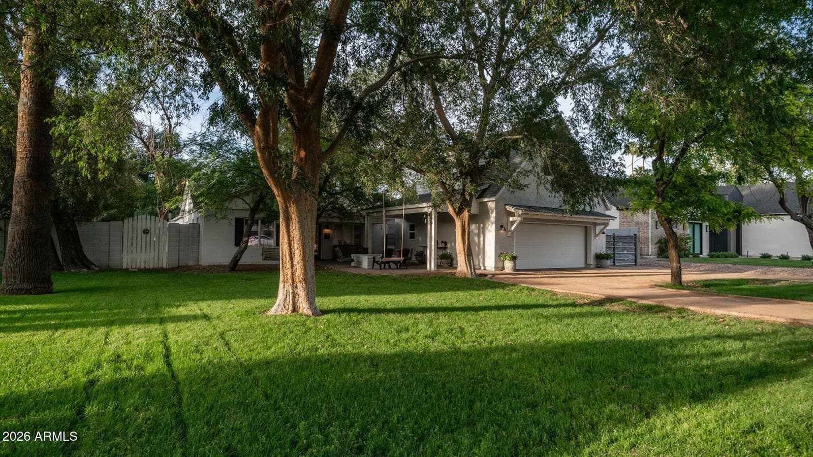 3244 E Weldon Avenue, Phoenix, AZ 85018 — photo 2 of 59
