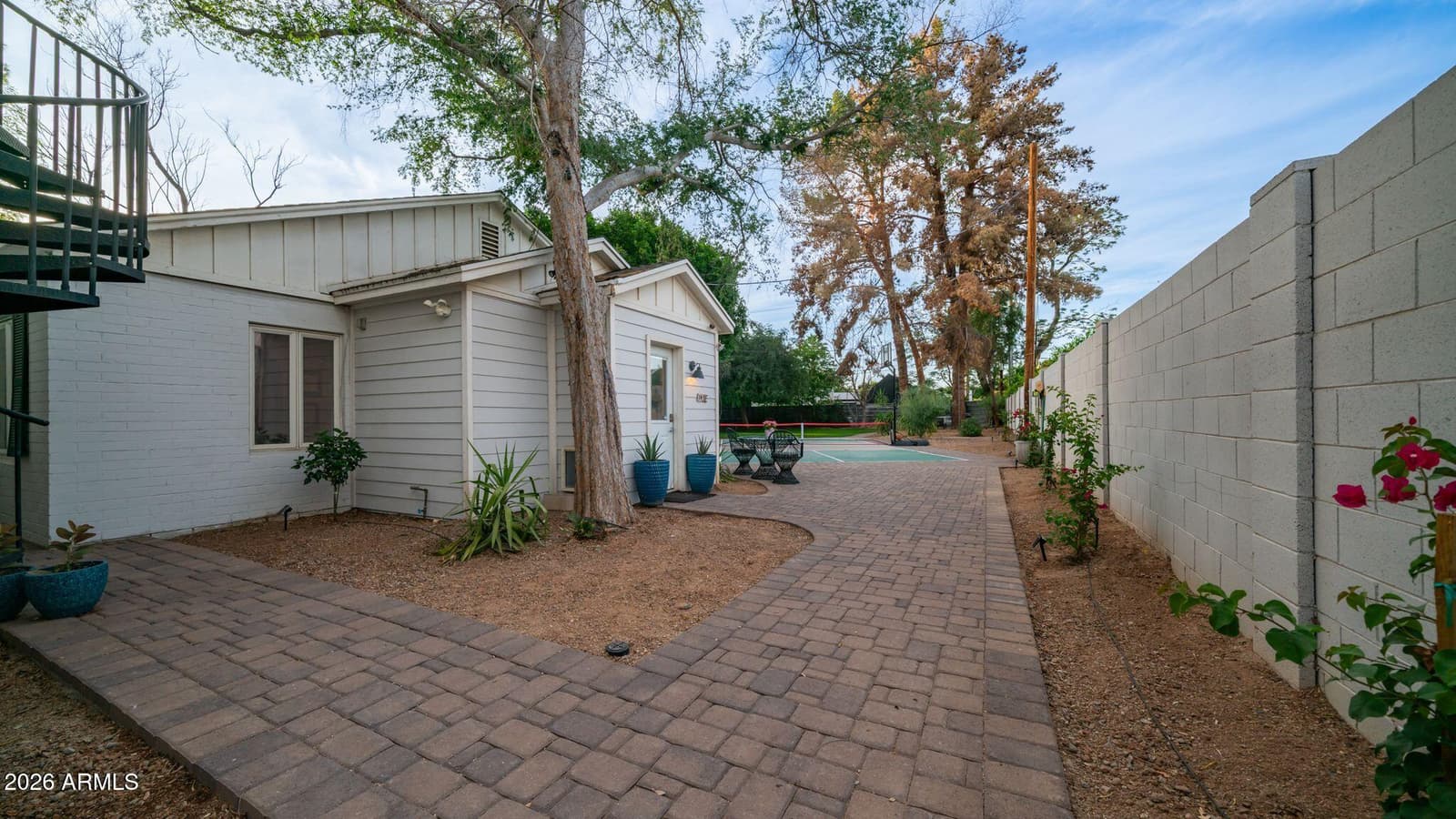 3244 E Weldon Avenue, Phoenix, AZ 85018 — photo 10 of 59