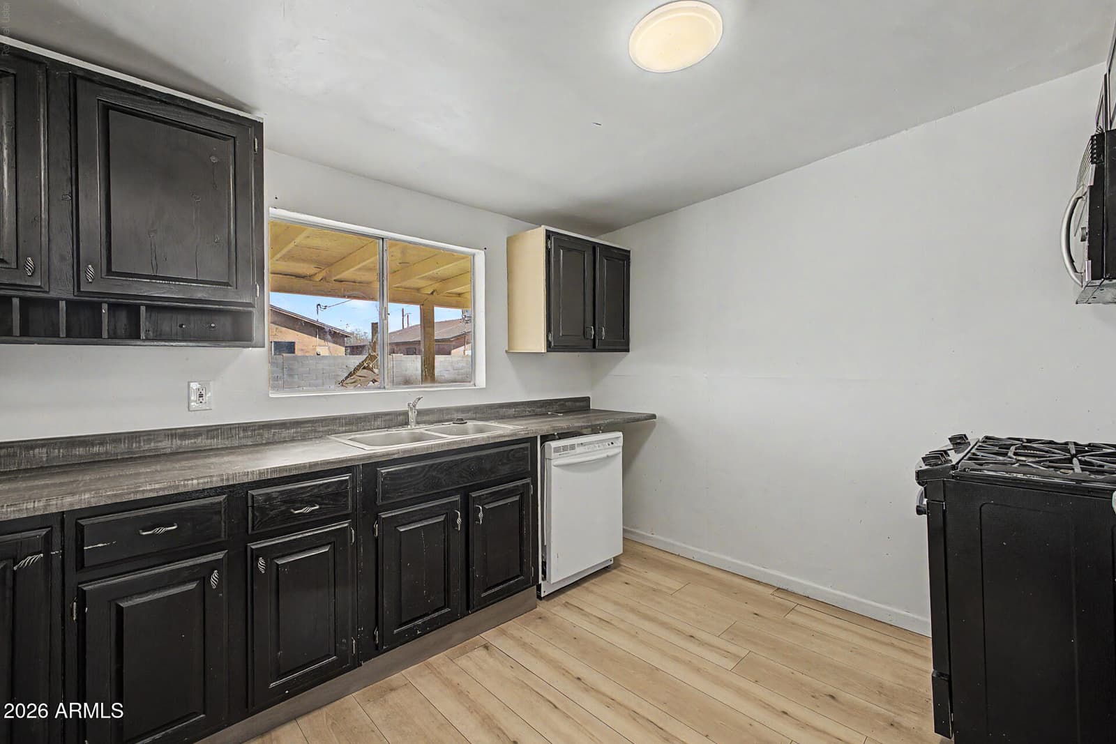 3130 W Almeria Road, Phoenix, AZ 85009 — photo 5 of 13