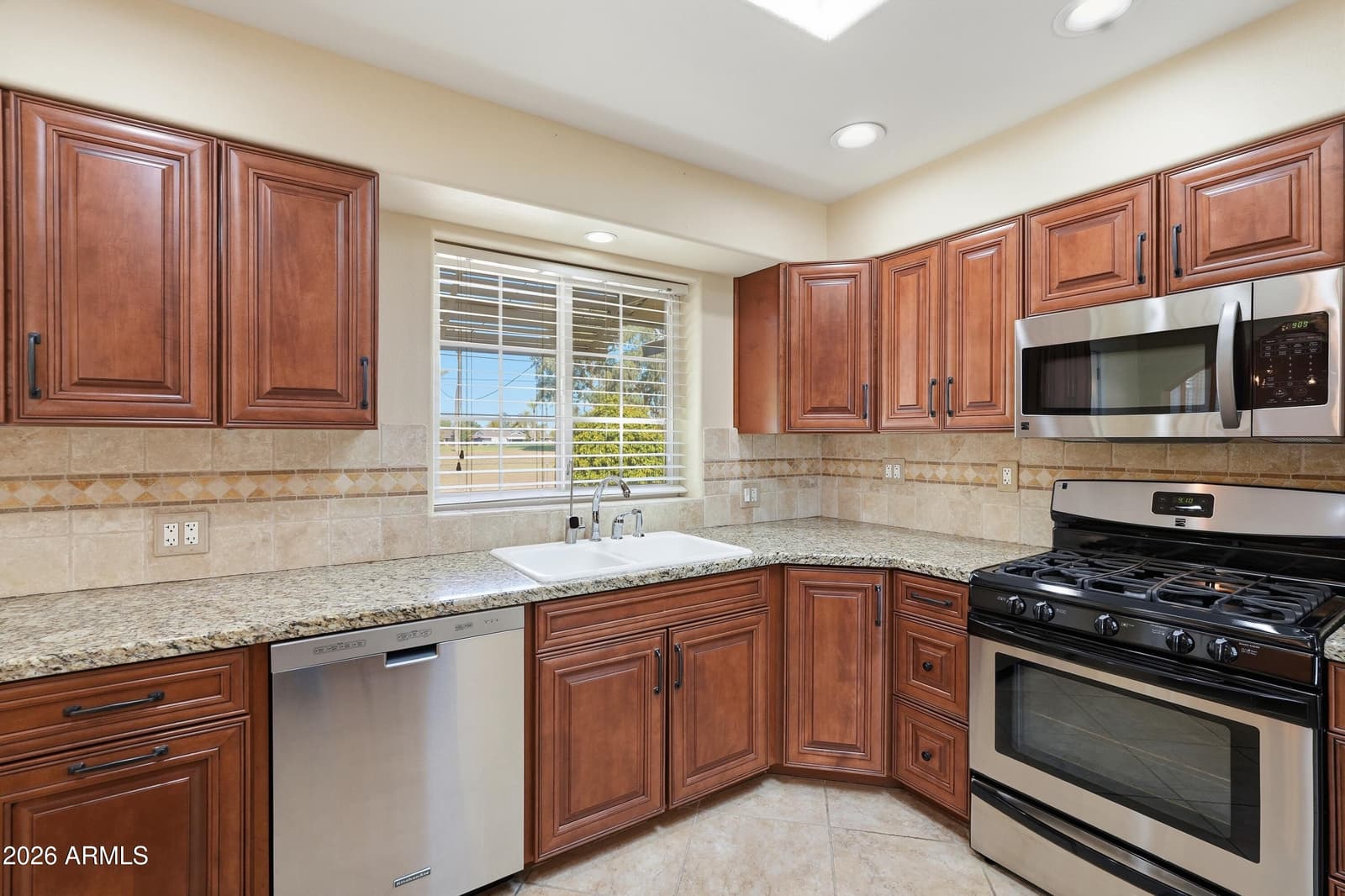 10226 W Palmer Drive, Sun City, AZ 85351 — photo 10 of 41