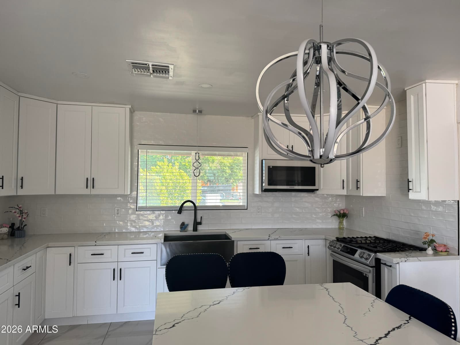 1129 W 10th Street, Mesa, AZ 85201 — photo 1 of 8