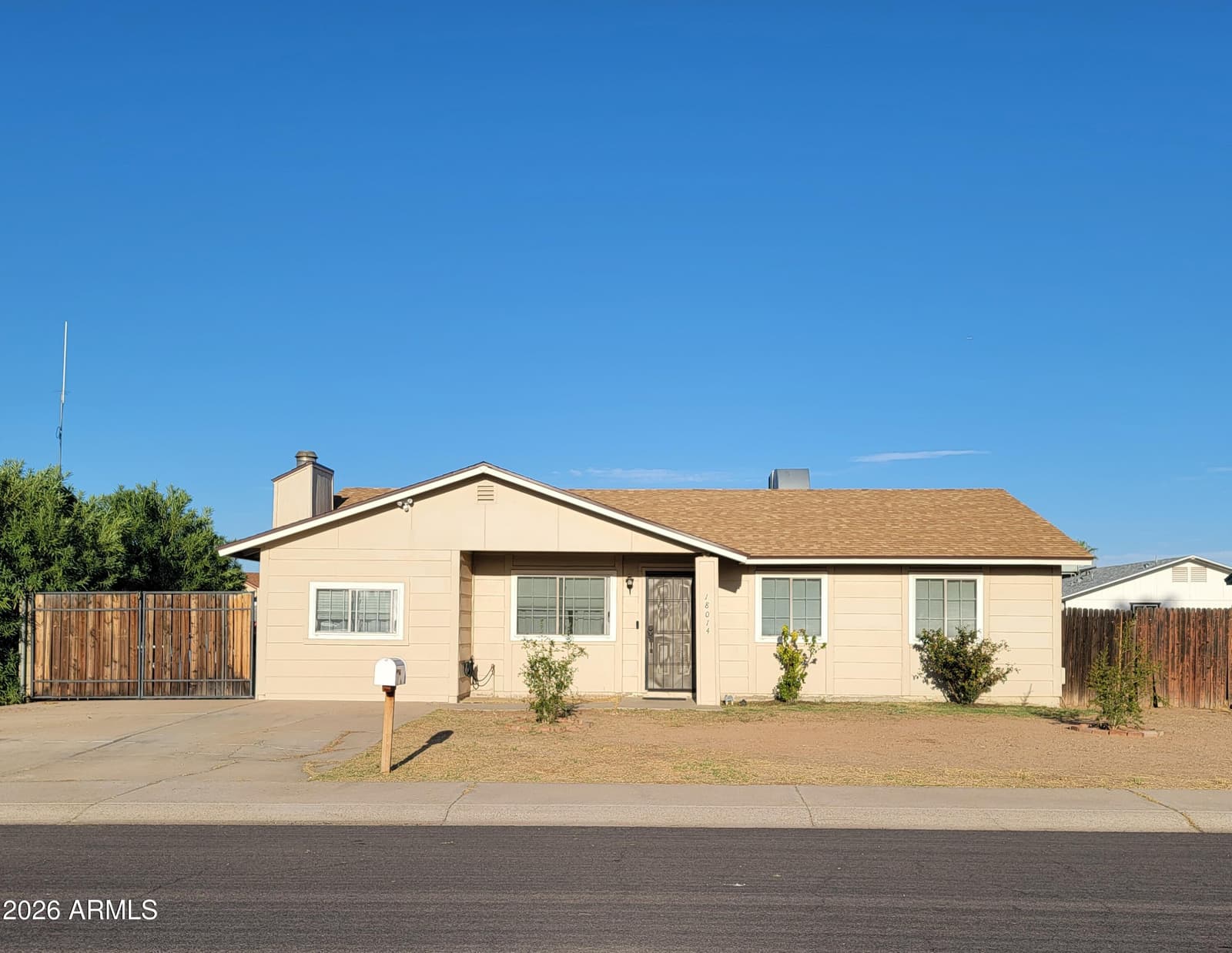 18014 N 31st Drive, Phoenix, AZ 85053 — photo 1 of 10