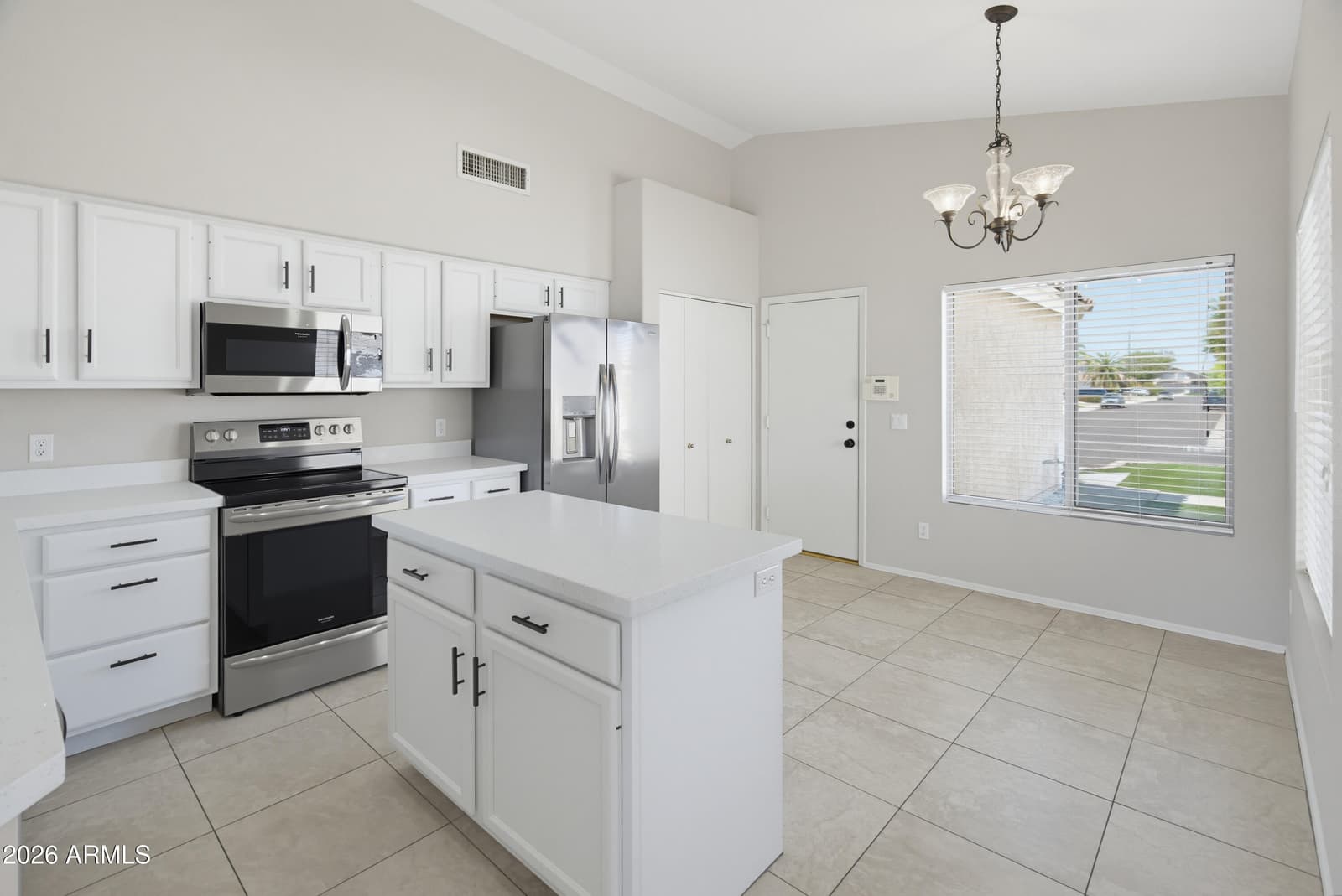 1253 S Colonial Drive, Gilbert, AZ 85296 — photo 7 of 36