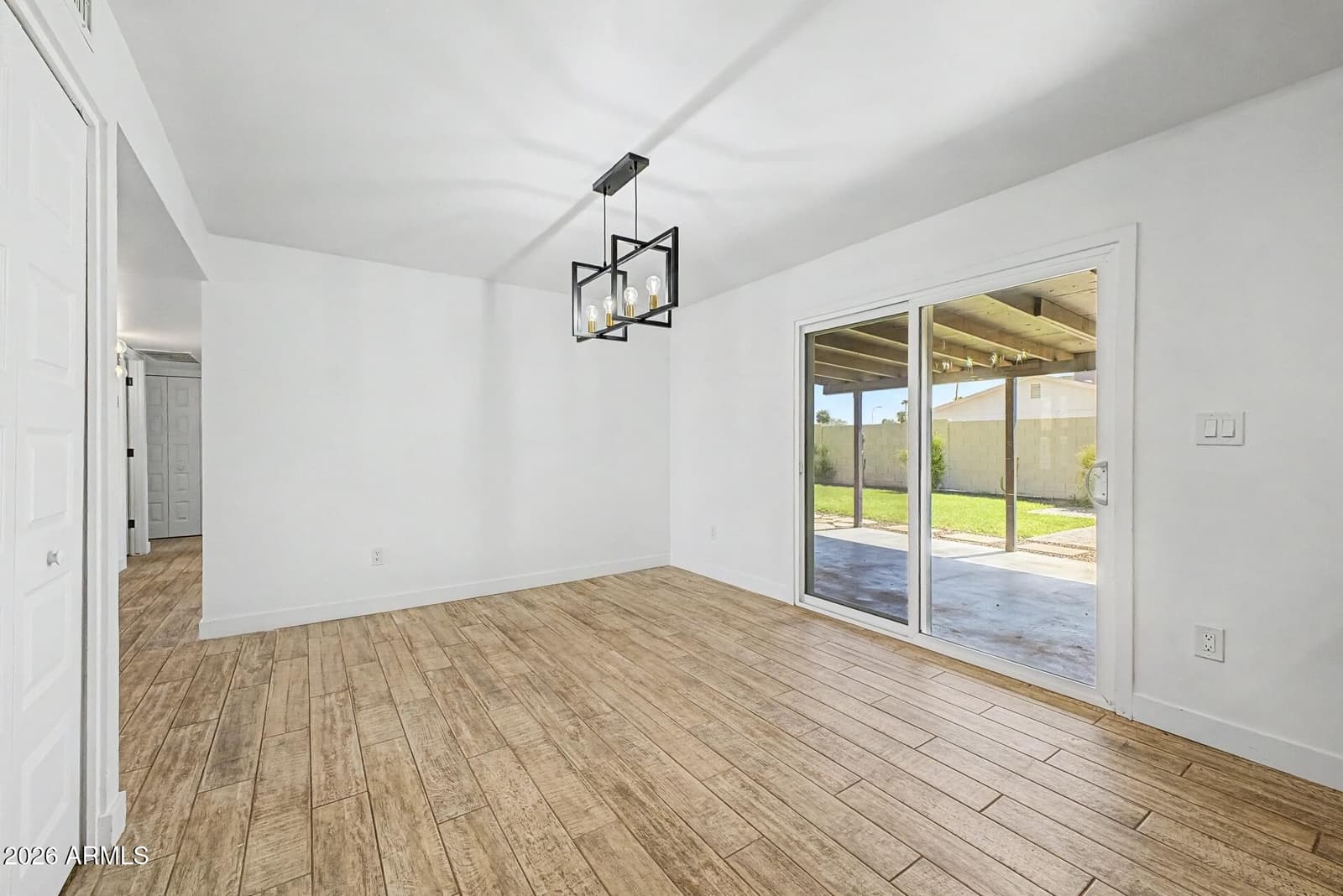 5813 S College Avenue, Tempe, AZ 85283 — photo 10 of 34
