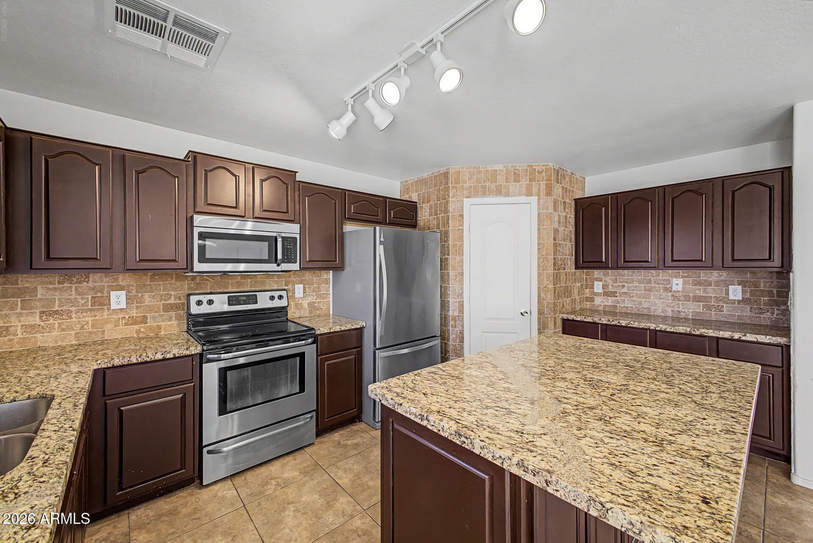 45311 W Woody Road, Maricopa, AZ 85139 — photo 12 of 34