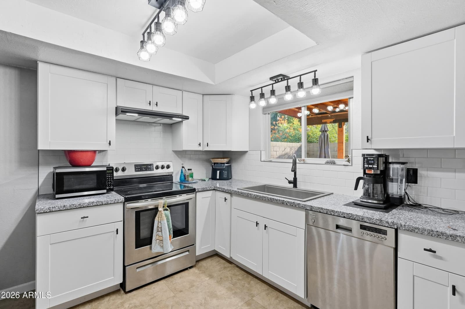 15633 N 63rd Street, Scottsdale, AZ 85254 — photo 10 of 24