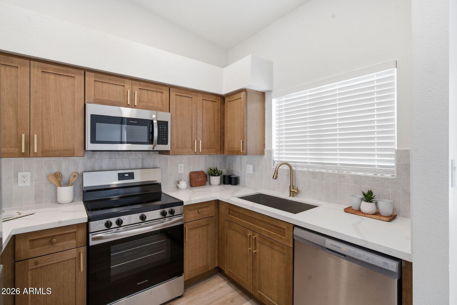 6230 N 33rd Avenue 103, Phoenix, AZ 85017 — photo 5 of 25