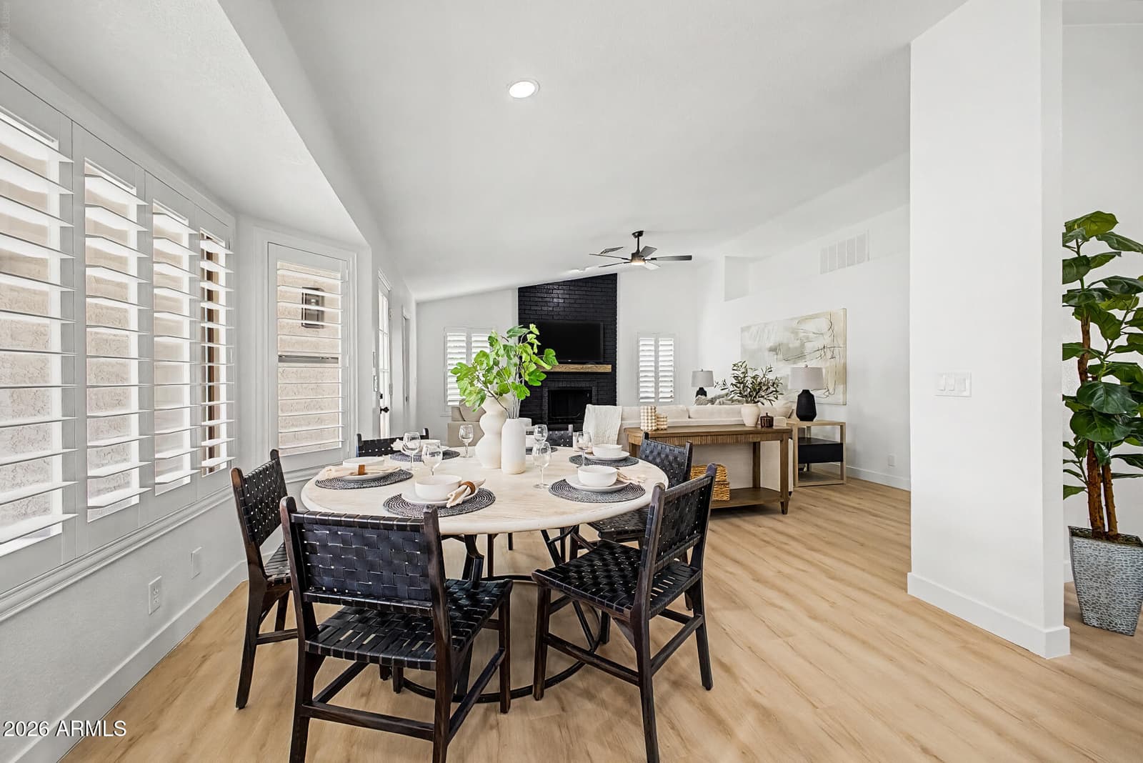 685 E Linda Lane, Gilbert, AZ 85234 — photo 11 of 31