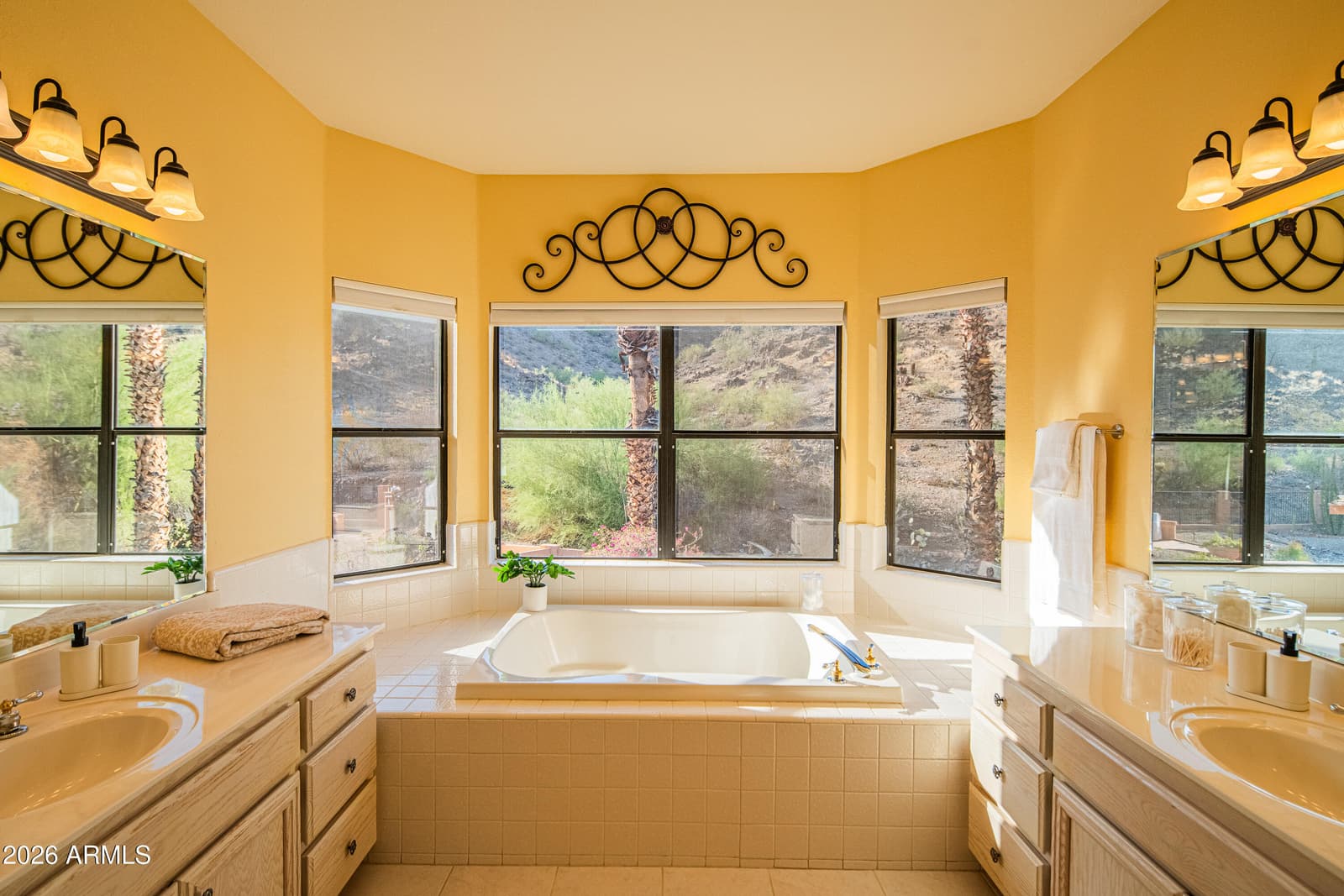 1054 E Shangri La Road, Phoenix, AZ 85020 — photo 17 of 35