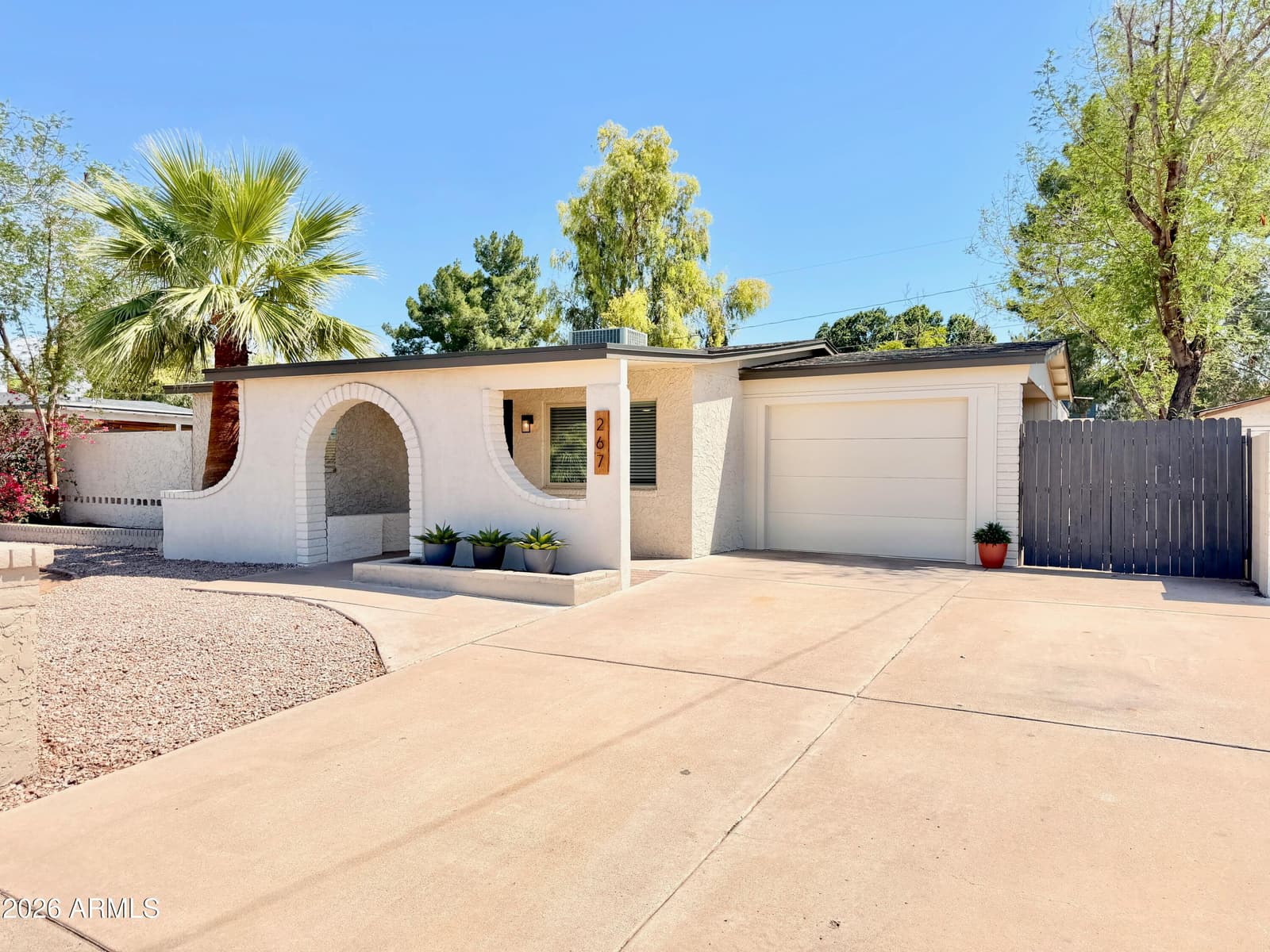 267 W Hillside Street, Mesa, AZ 85201 — photo 3 of 42
