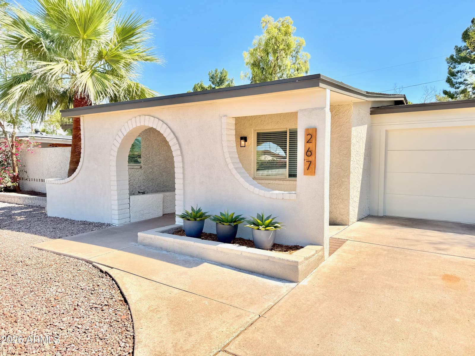 267 W Hillside Street, Mesa, AZ 85201 — photo 4 of 42
