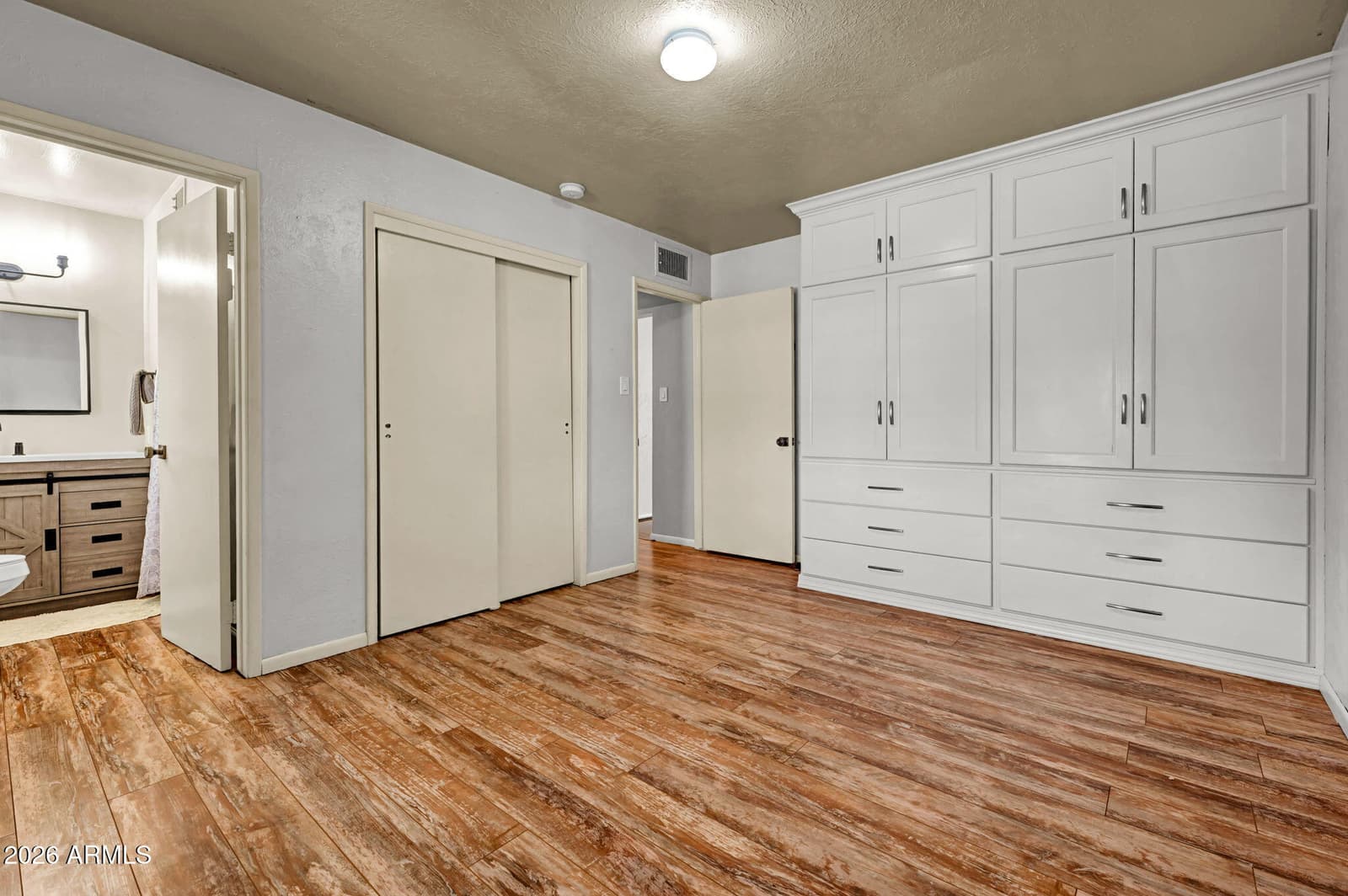 4737 N 14th Avenue, Phoenix, AZ 85013 — photo 13 of 28
