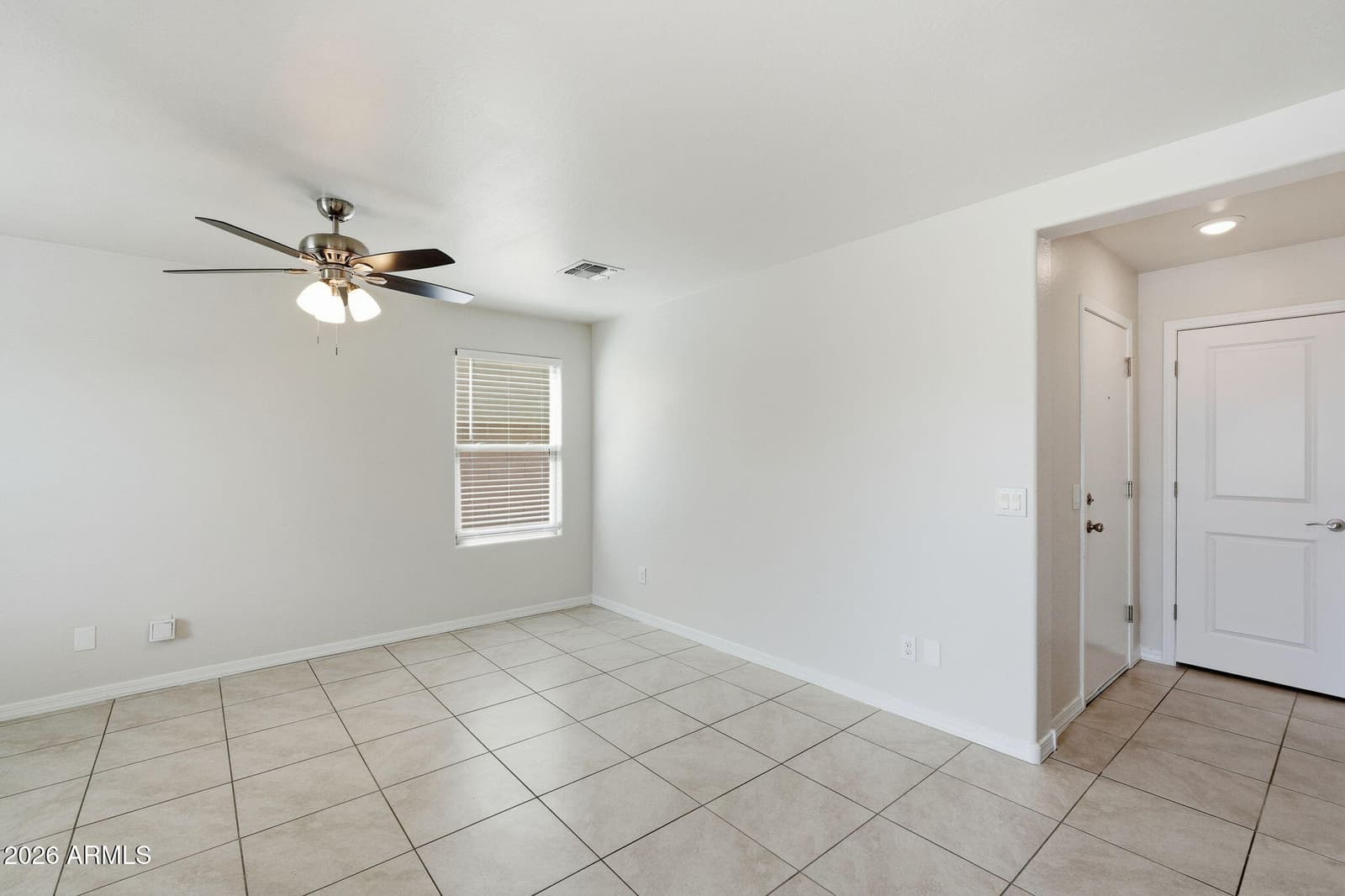 3935 S 82nd Drive, Phoenix, AZ 85043 — photo 7 of 37