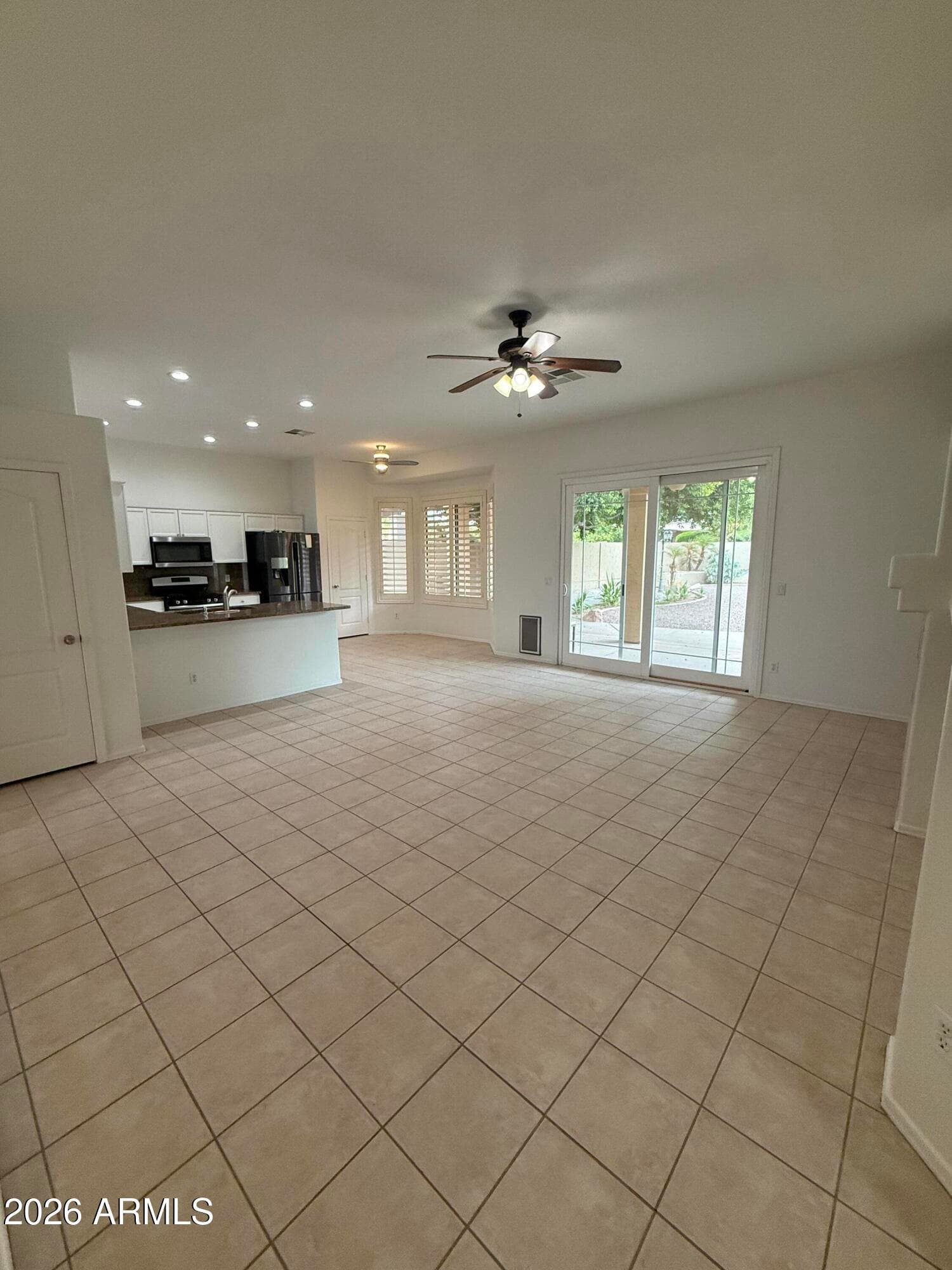 312 W Angela Drive, Phoenix, AZ 85023 — photo 5 of 21