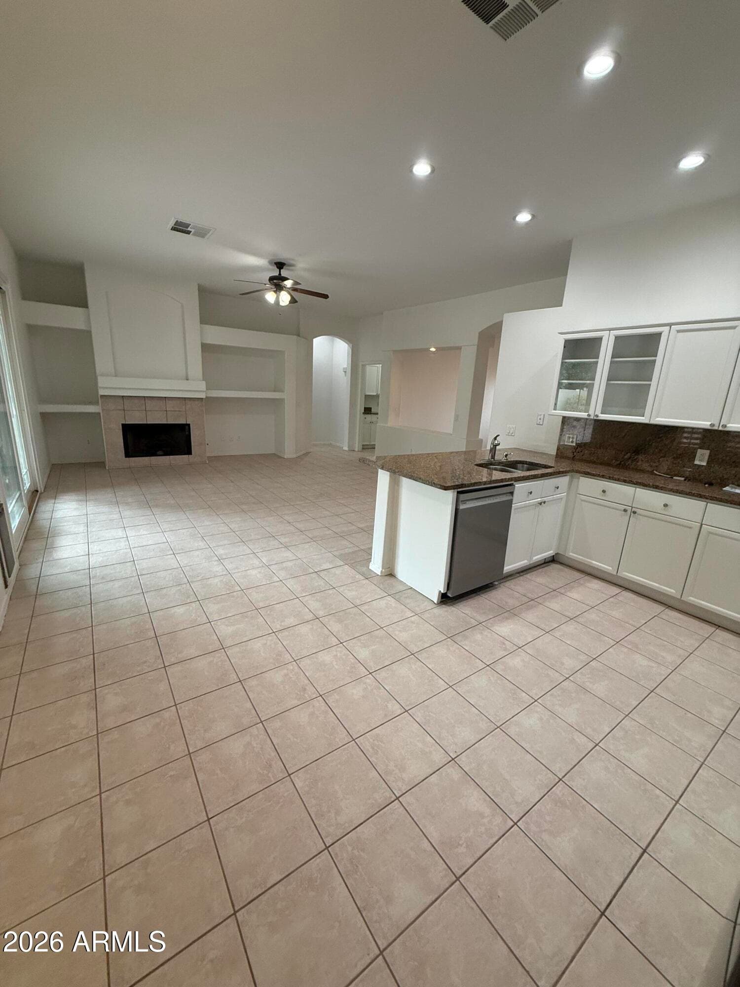 312 W Angela Drive, Phoenix, AZ 85023 — photo 7 of 21