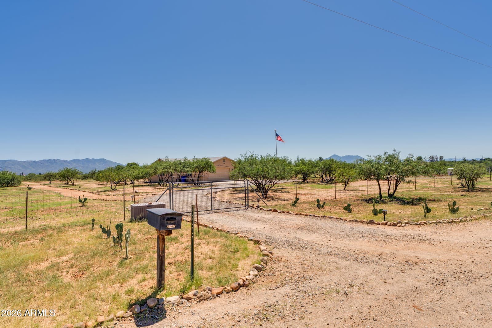 5147 S La Donna Lane, Sierra Vista, AZ 85650 — photo 10 of 65