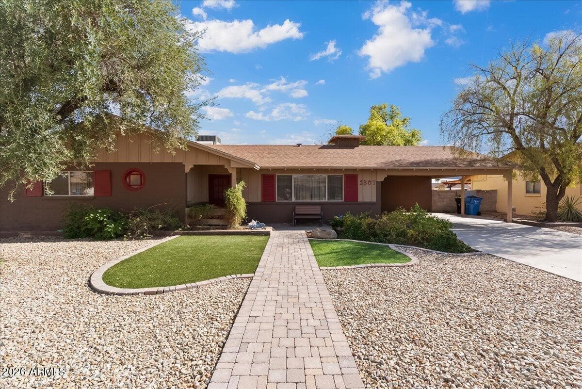2301 W Saint John Road, Phoenix, AZ 85023 — photo 1 of 29
