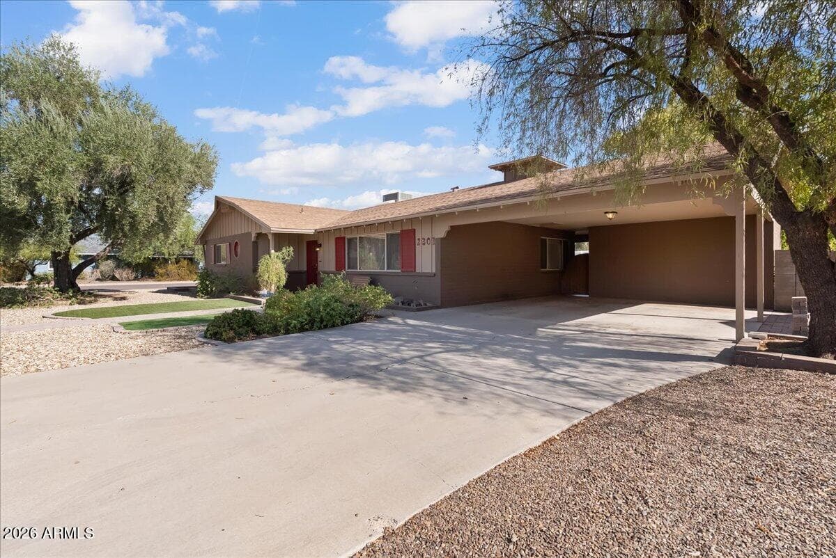 2301 W Saint John Road, Phoenix, AZ 85023 — photo 3 of 29
