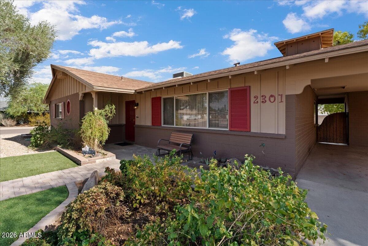 2301 W Saint John Road, Phoenix, AZ 85023 — photo 4 of 29