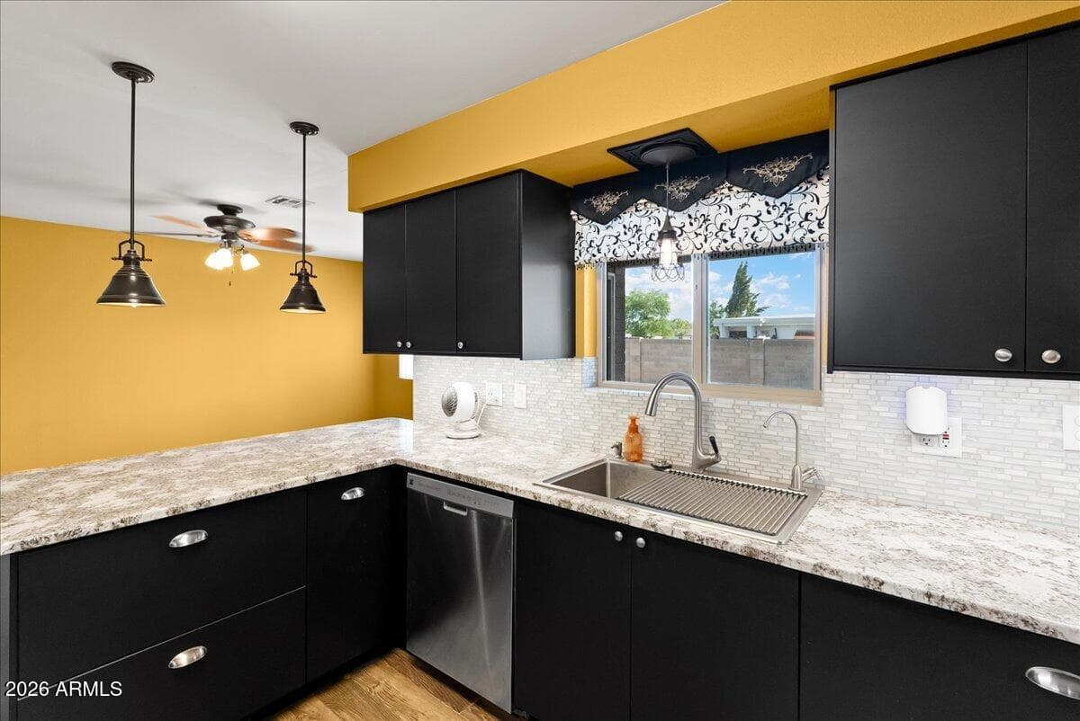 2301 W Saint John Road, Phoenix, AZ 85023 — photo 20 of 29
