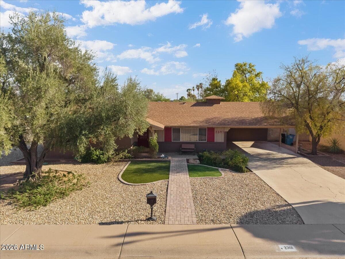 2301 W Saint John Road, Phoenix, AZ 85023 — photo 24 of 29
