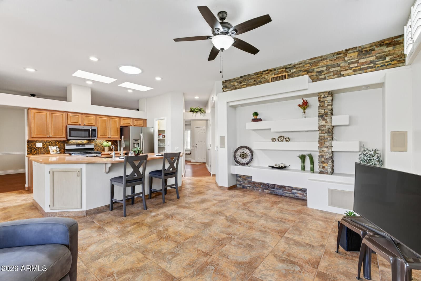 14232 W Circle Ridge Drive, Sun City West, AZ 85375 — photo 5 of 57
