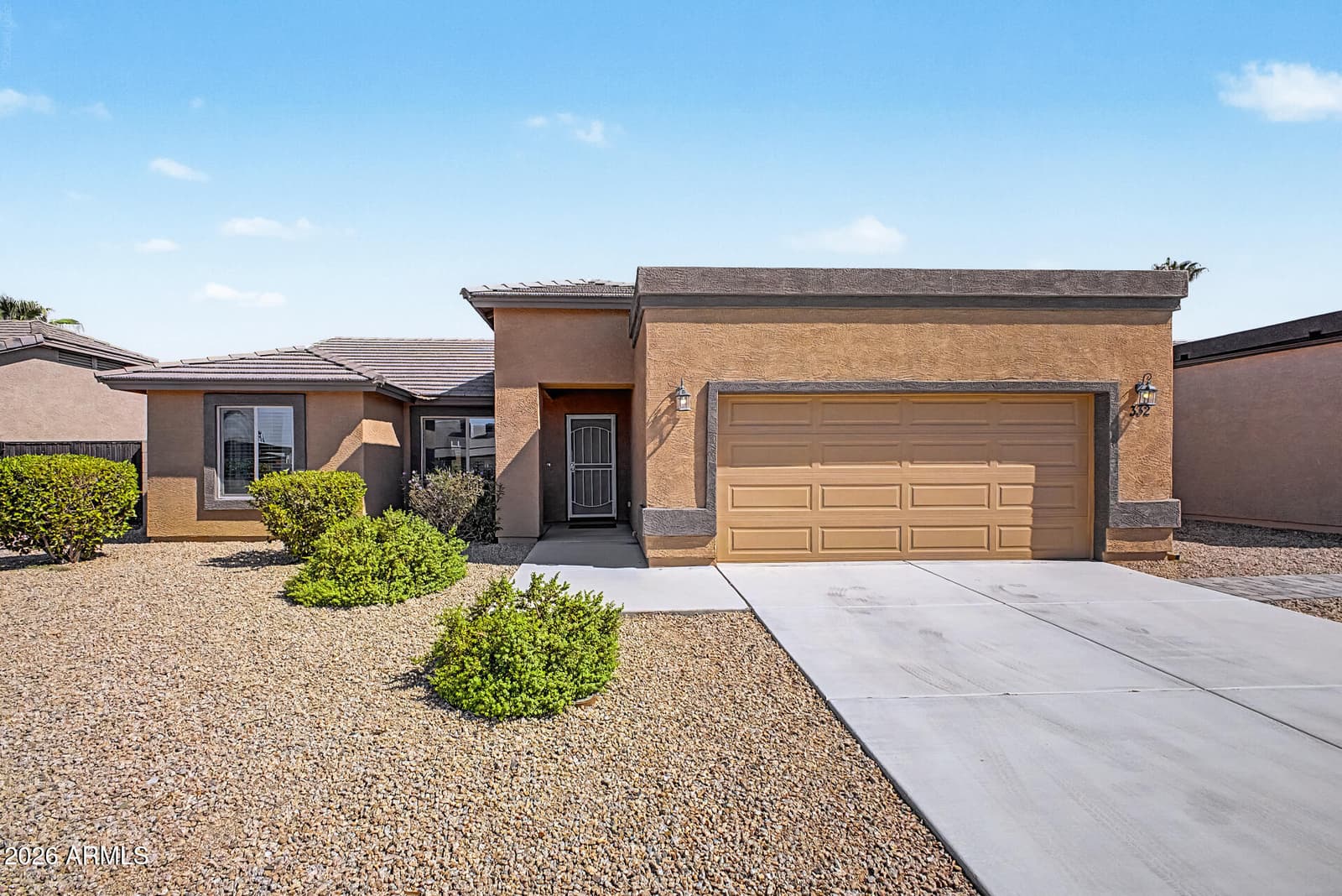 332 W 14th Avenue, Apache Junction, AZ 85120 — photo 2 of 33