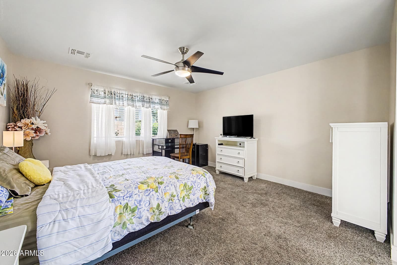 332 W 14th Avenue, Apache Junction, AZ 85120 — photo 14 of 33