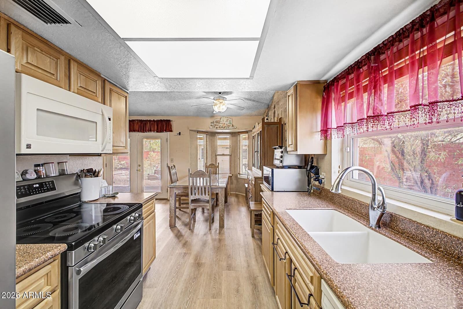 9609 W Echo Lane, Peoria, AZ 85345 — photo 15 of 37