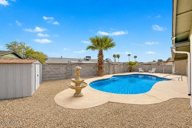 10819 W Frier Drive, Glendale, AZ 85307 — photo 4 of 19