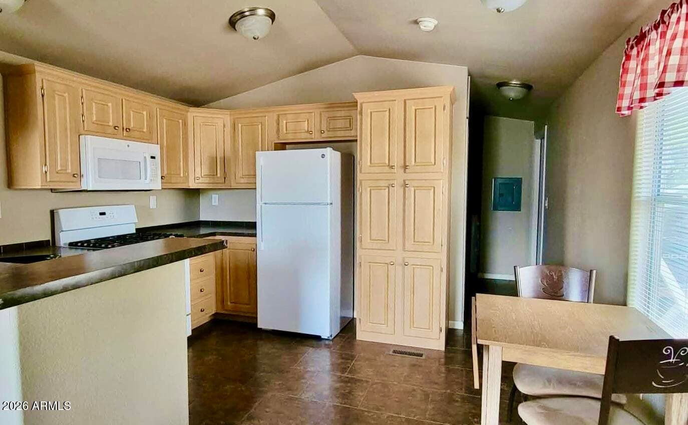 550 Palm Drive 17, Wickenburg, AZ 85390 — photo 8 of 14