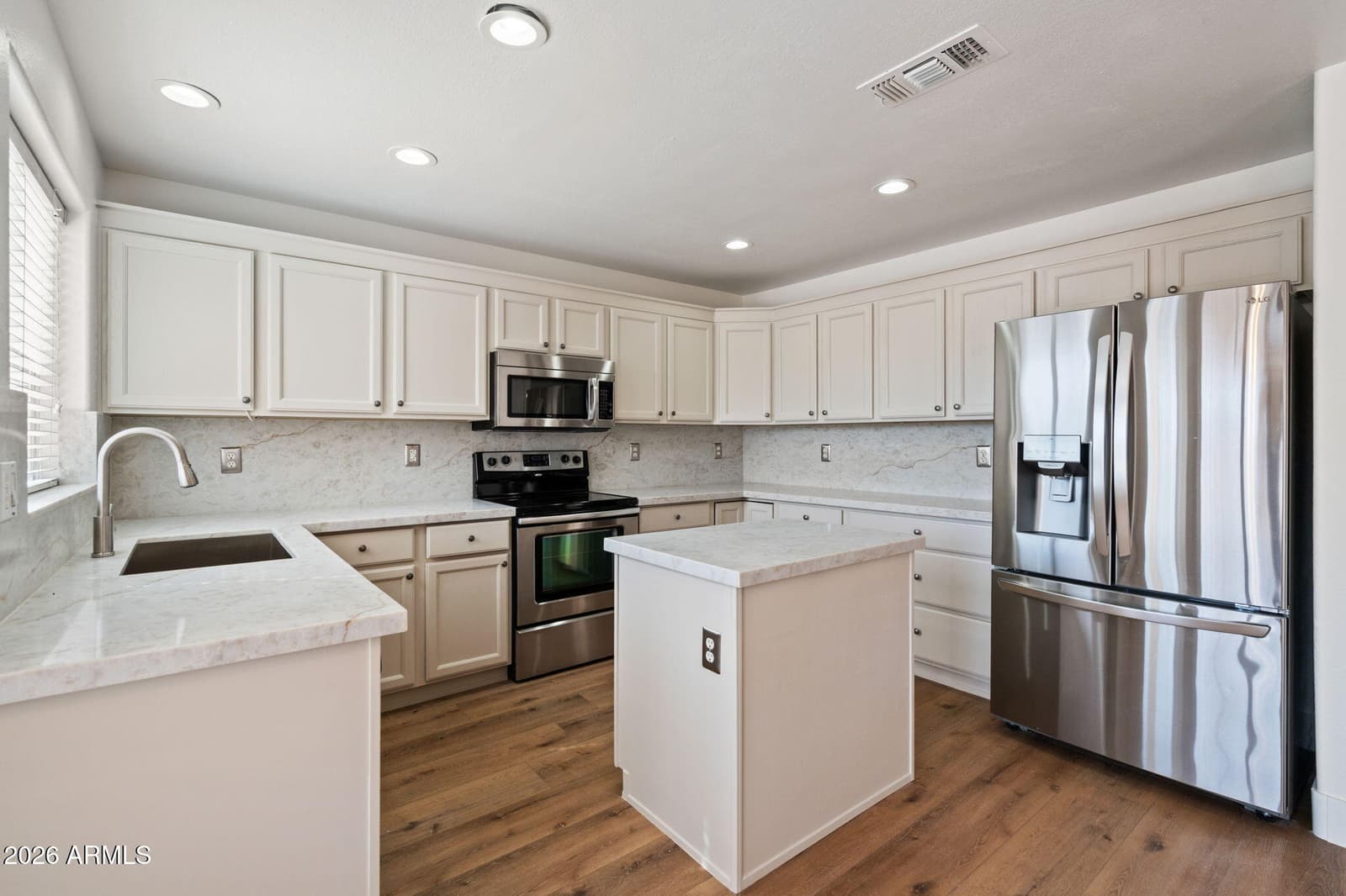 3843 E Vaughn Avenue, Gilbert, AZ 85234 — photo 5 of 47