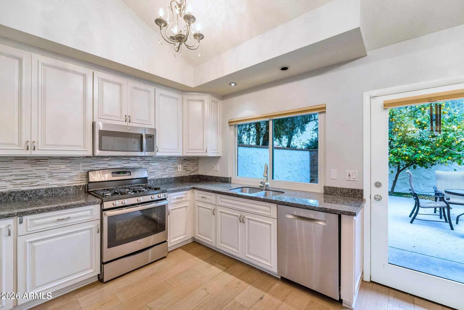7113 E Arlington Road, Paradise Valley, AZ 85253 — photo 8 of 21
