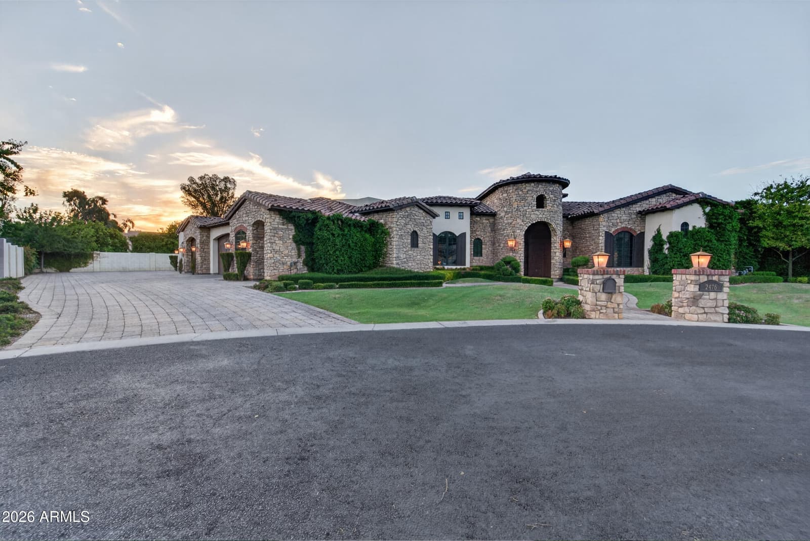 2476 E Linda Court, Gilbert, AZ 85234 — photo 2 of 100