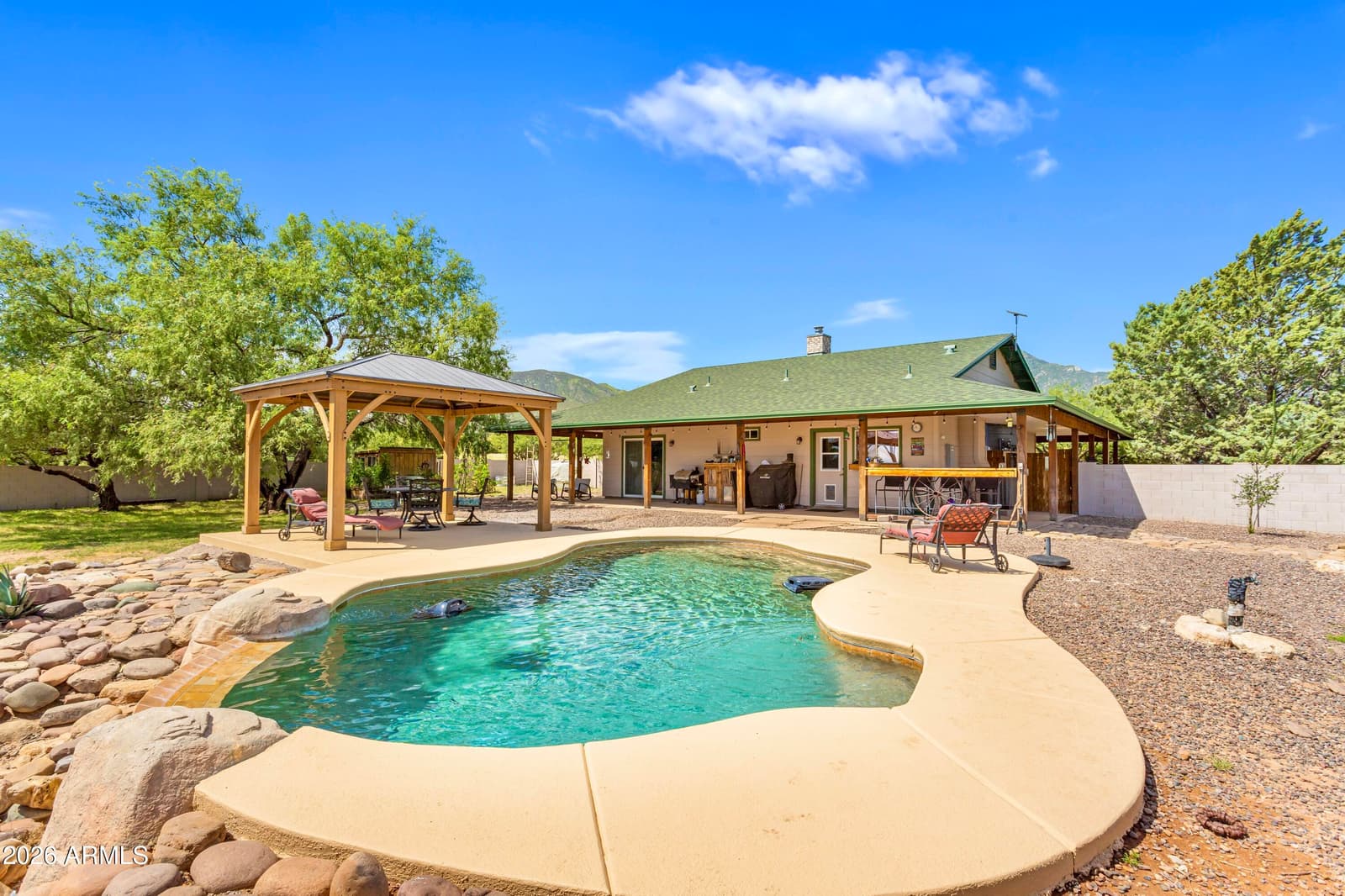 9009 S Oakridge Drive, Hereford, AZ 85615 — photo 10 of 57