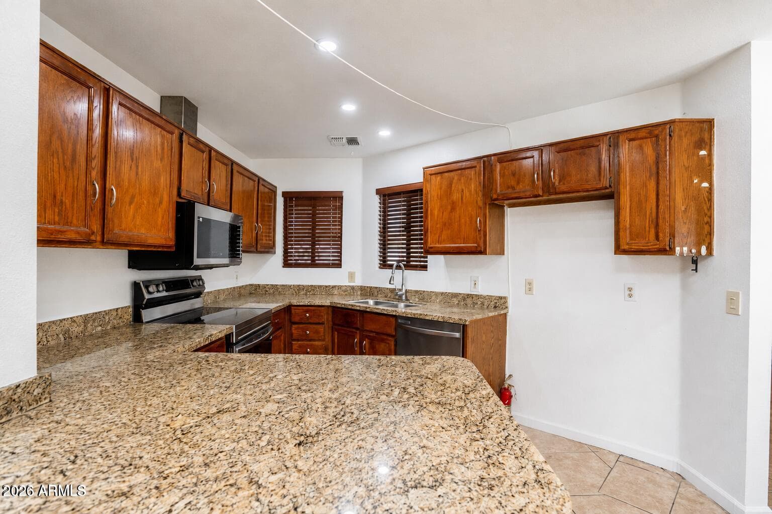 11140 N 82nd Lane, Peoria, AZ 85345 — photo 8 of 30
